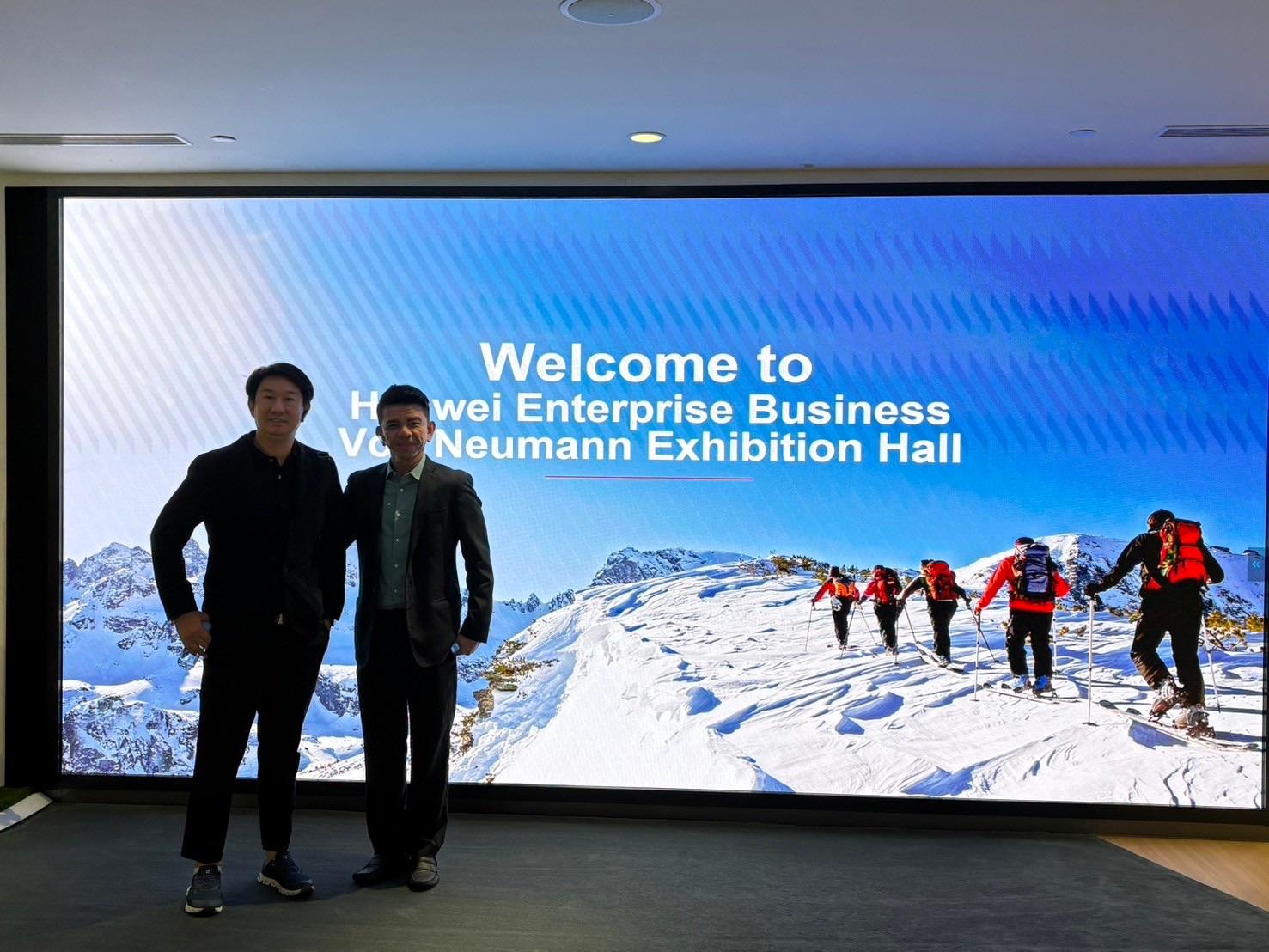 เยี่ยมชมนวัตกรรม Huawei ประเทศจีน